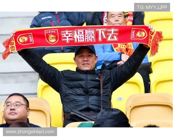 迈阿密小伙约维奇签新合同感谢球迷支持晒幸福合影